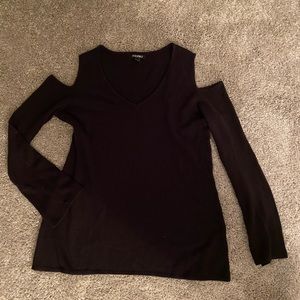 🦋Cute cold shoulder sweater🦋